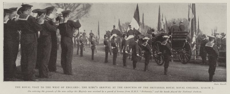 Királyi látogatás Nyugat-Angliában, a királyok érkezése a Britannia Royal Naval College területére, március 7. alkotó: English Photographer