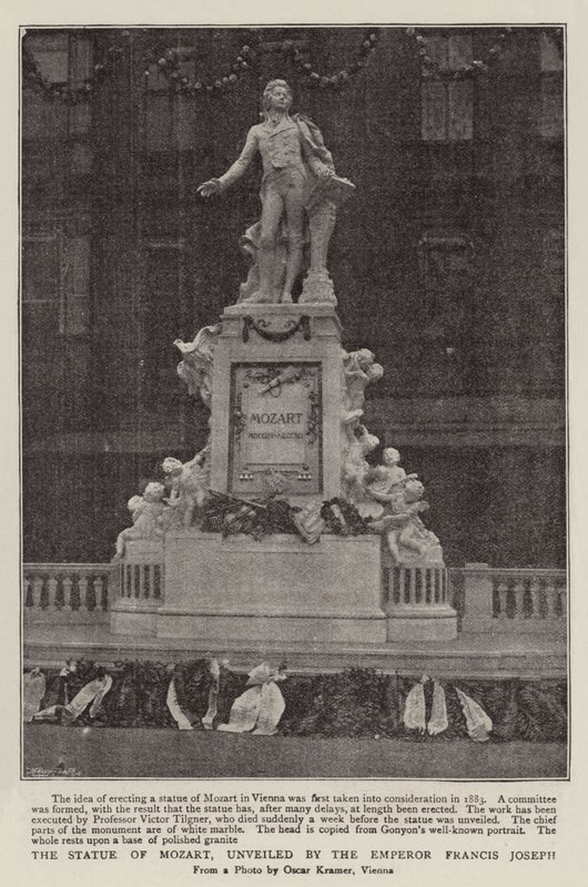 Mozart szobra, amelyet Ferenc József császár leplezett le alkotó: English Photographer