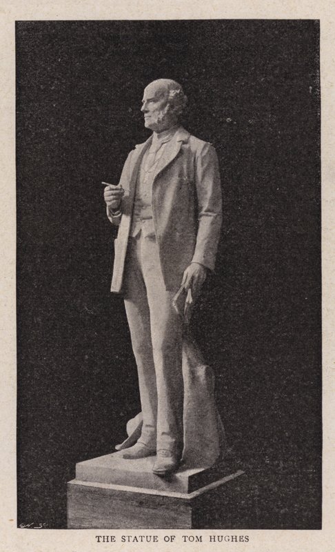 Tom Hughes szobra alkotó: English Photographer