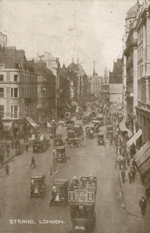 The Strand, London alkotó: English Photographer