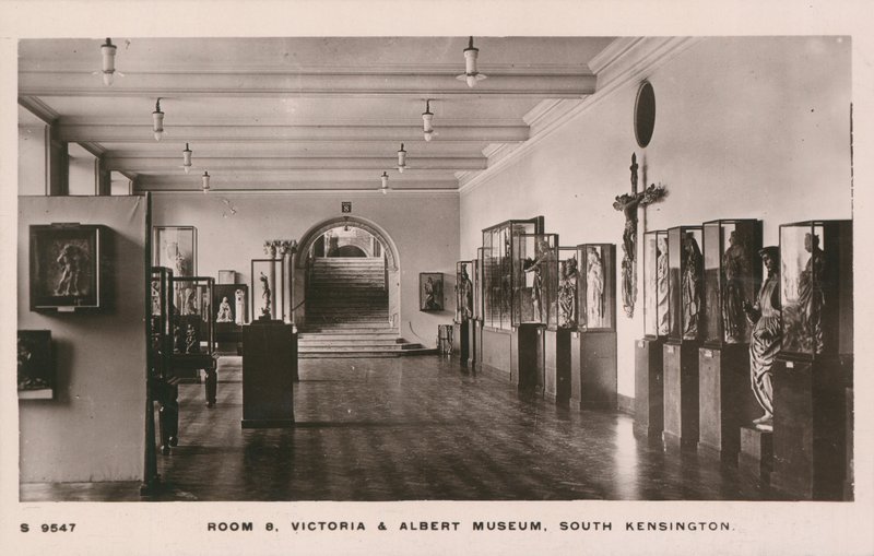 A Victoria and Albert Museum, South Kensington, London alkotó: English Photographer