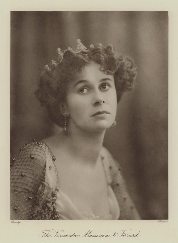 Massereene grófnő és Ferrard (fekete-fehér fotó) alkotó: English Photographer