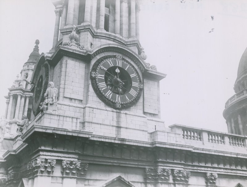 A Szent Pál-székesegyház órája alkotó: English Photographer