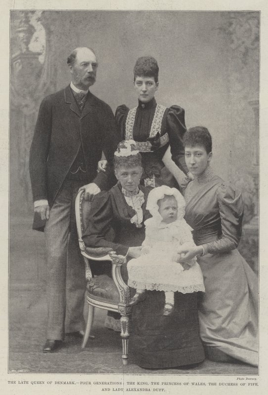 Dánia néhai királynője, Négy generáció, a király, a walesi hercegnő, Fife hercegnője és Lady Alexandra Duff alkotó: English Photographer