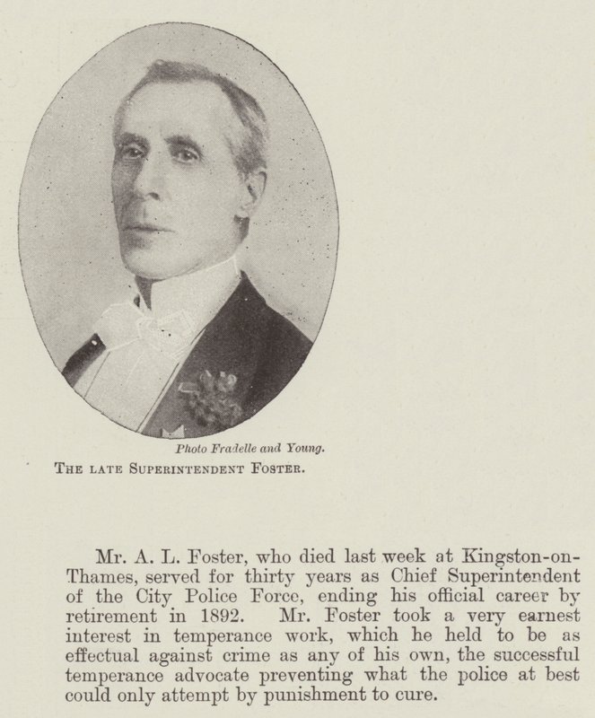 A néhai Foster felügyelő alkotó: English Photographer