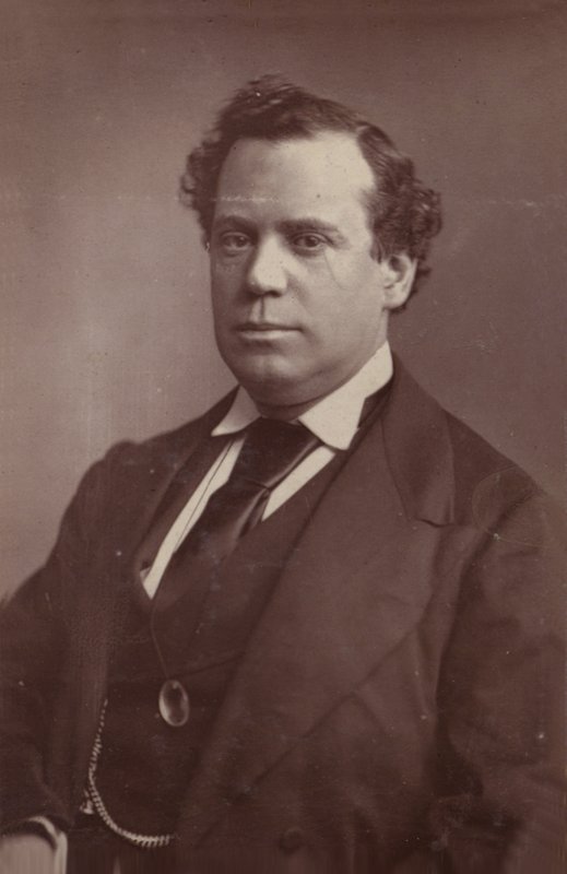 Toole alkotó: English Photographer