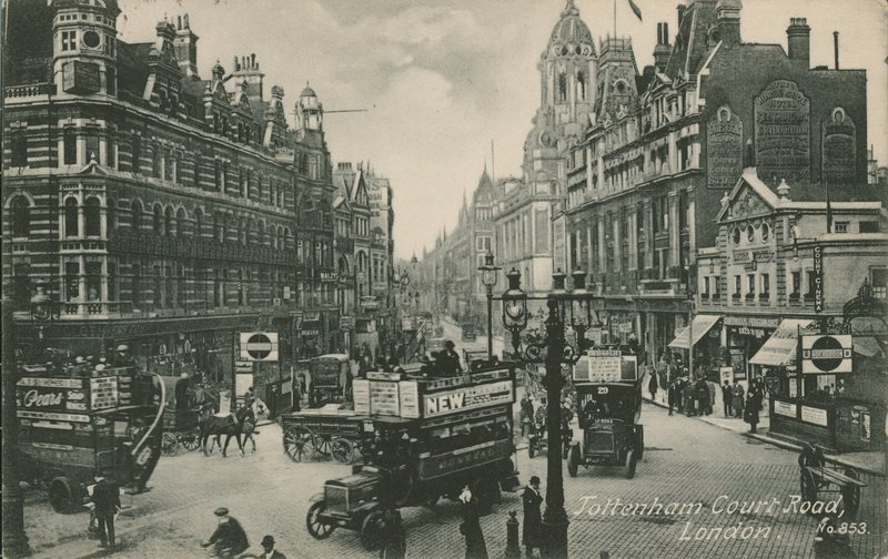 Tottenham Court Road, London alkotó: English Photographer
