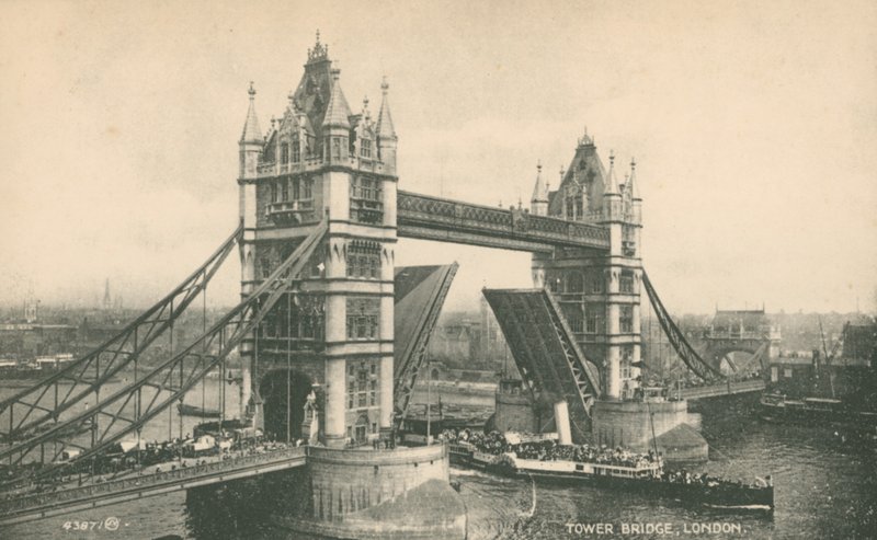 Tower Bridge, London alkotó: English Photographer