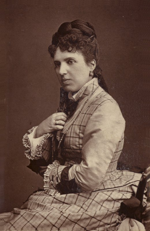 Trebelli alkotó: English Photographer