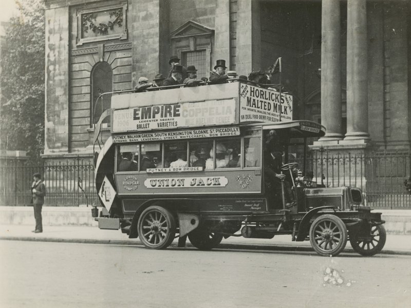 Union Jack Omnibus alkotó: English Photographer