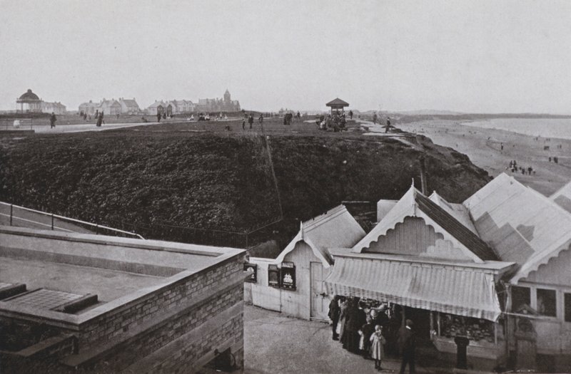 Whitley Bay, The Links (fekete-fehér fotó) alkotó: English Photographer