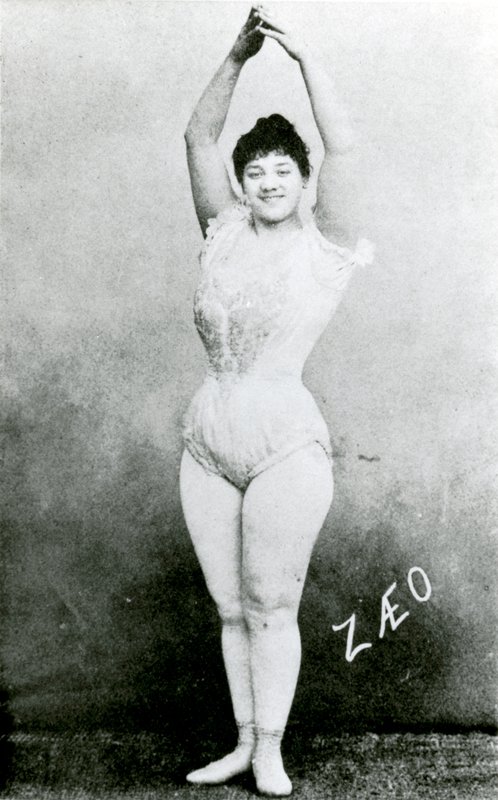 Zaeo, a trapézművész alkotó: English Photographer