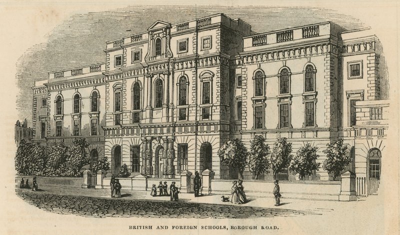 Brit és külföldi iskolák alkotó: English School