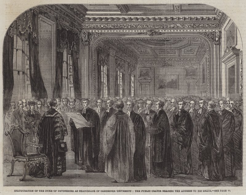 Devonshire hercegének a Cambridge-i Egyetem kancellárjává avatása, a szónok felolvassa az Ő kegyelméhez intézett beszédet (metszet) alkotó: English School