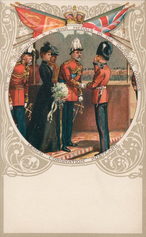 VII. Edward király dél-afrikai háborús érmeket oszt ki a gránátos gárdának alkotó: English School