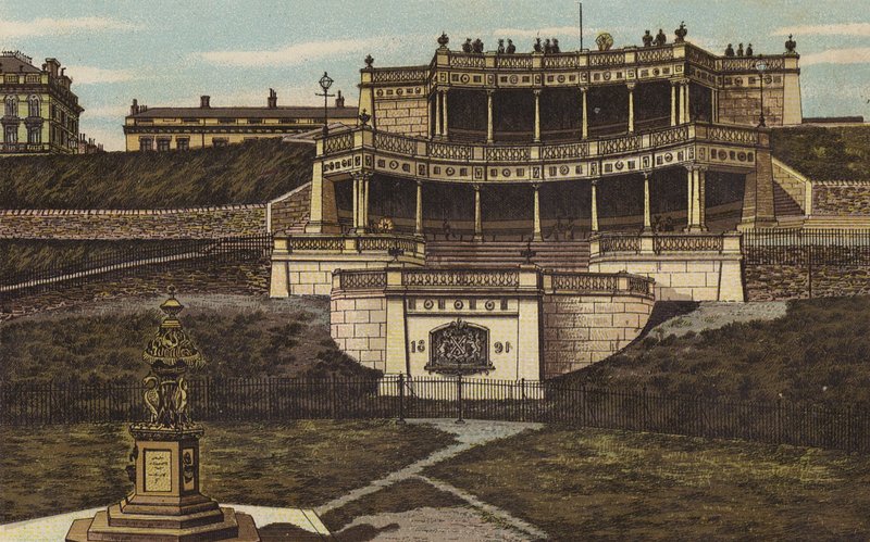Plymouth: Az oszlopcsarnok a kapán (színes litó) alkotó: English School