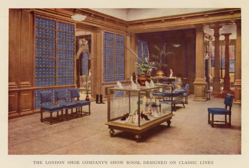 A London Shoe Company bemutatóterme, klasszikus vonalakra tervezve (színes litho) alkotó: English School