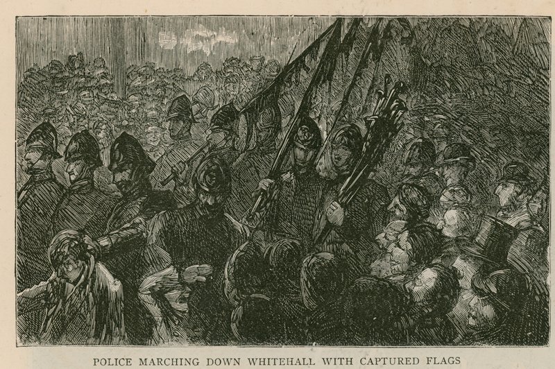 Zavargás a Trafalgar Square-en: A rendőrök elfogott zászlókkal vonulnak le a Whitehallon alkotó: English School