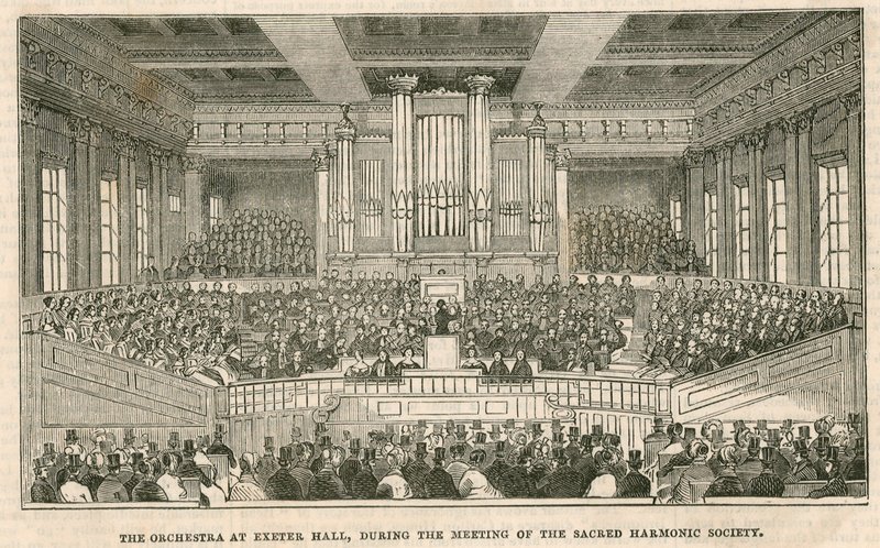 A zenekar a londoni Exeter Hallban, a Sacred Harmonic Society ülésén alkotó: English School