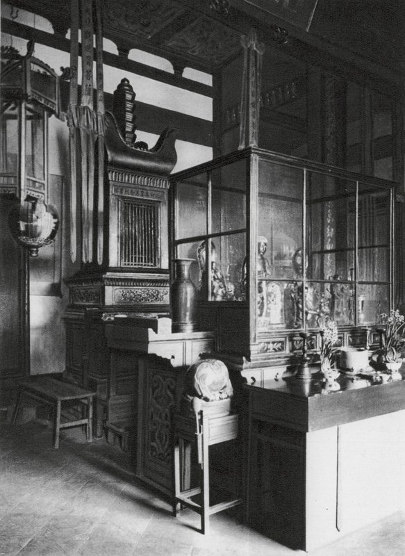 Fuchou, Ku shan, Yung tsuan sze, Fukien, ereklyepogoda a Dobó-hegyi kolostor könyvtárában (fekete-fehér fénykép) alkotó: Ernst Boerschmann