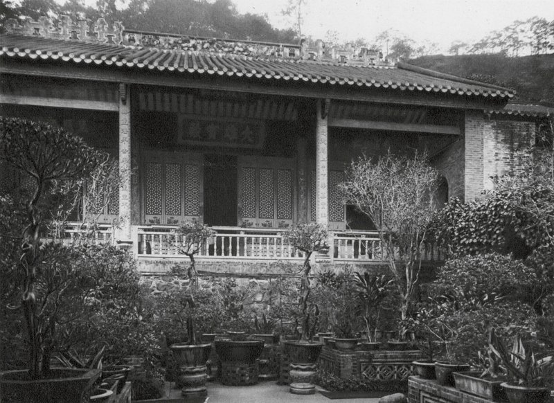 Kuangchou, Pai yun shan, Neng jen sze, Kuangtung, A Neng Jen kolostor főterme (fekete-fehér fénykép) alkotó: Ernst Boerschmann