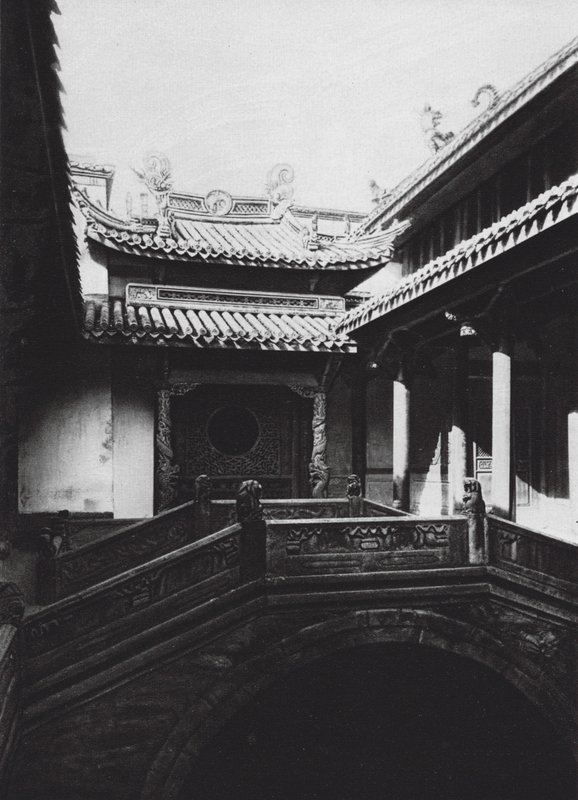 Ningpo, Fukien hui kuan, Chekiang, a Fukien Klub előcsarnoka (fekete-fehér fotó) alkotó: Ernst Boerschmann