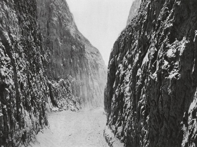 Pingyangfu, Shansi, a löszdombon (fekete-fehér fotó) alkotó: Ernst Boerschmann