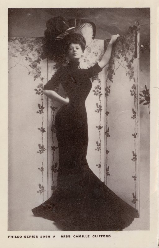 Camille Clifford, belga születésű színpadi színésznő (f/w fotó) alkotó: European Photographer