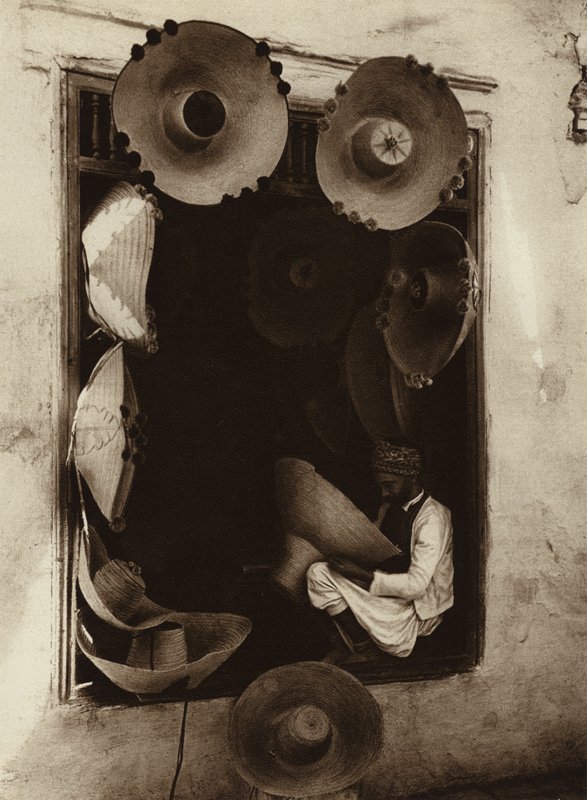 Tunéziai kalapszövő (fekete-fehér fotó) alkotó: European Photographer