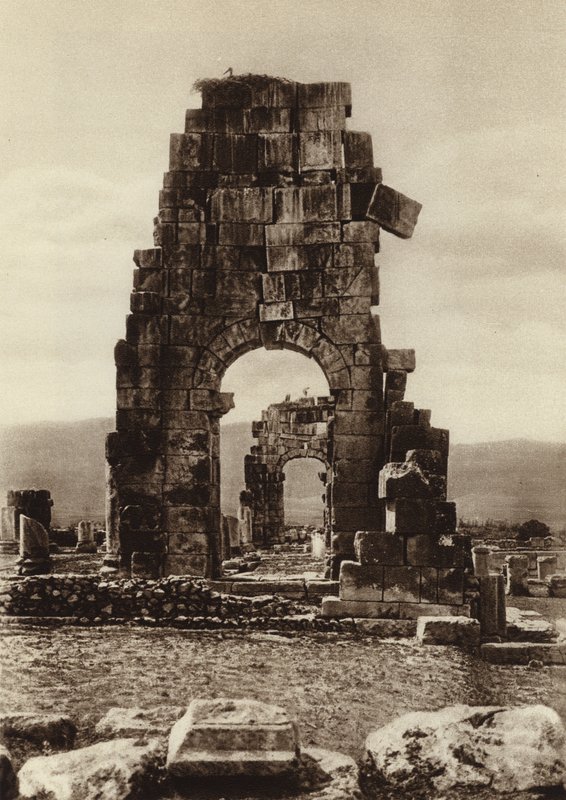 Volubillák, Hadrianus templomának romjai (f/w fotó) alkotó: European Photographer