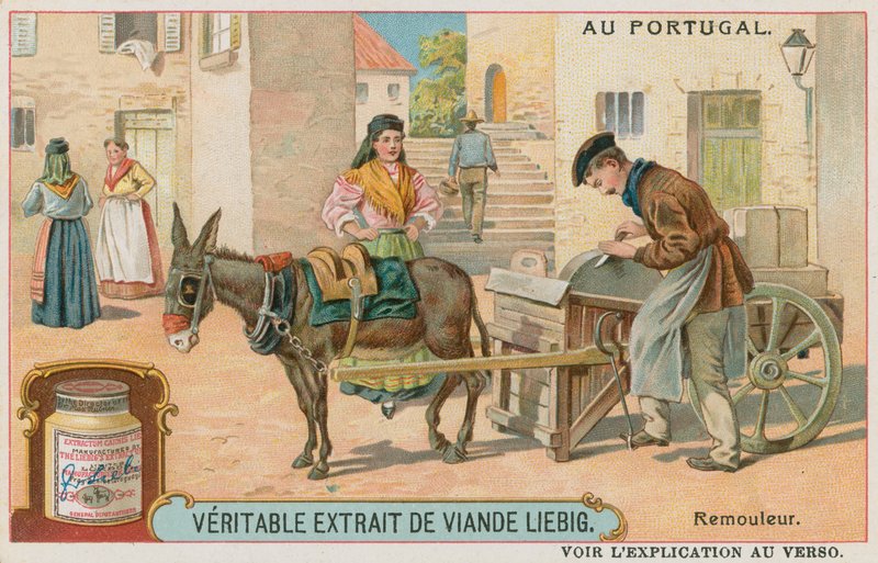 Egy késes daráló alkotó: European School