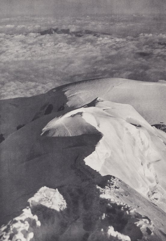 A Mont Blanc hegyvonulata: A Mont Blanc csúcsgerince (f/w fotó) alkotó: Francis Sydney Smythe