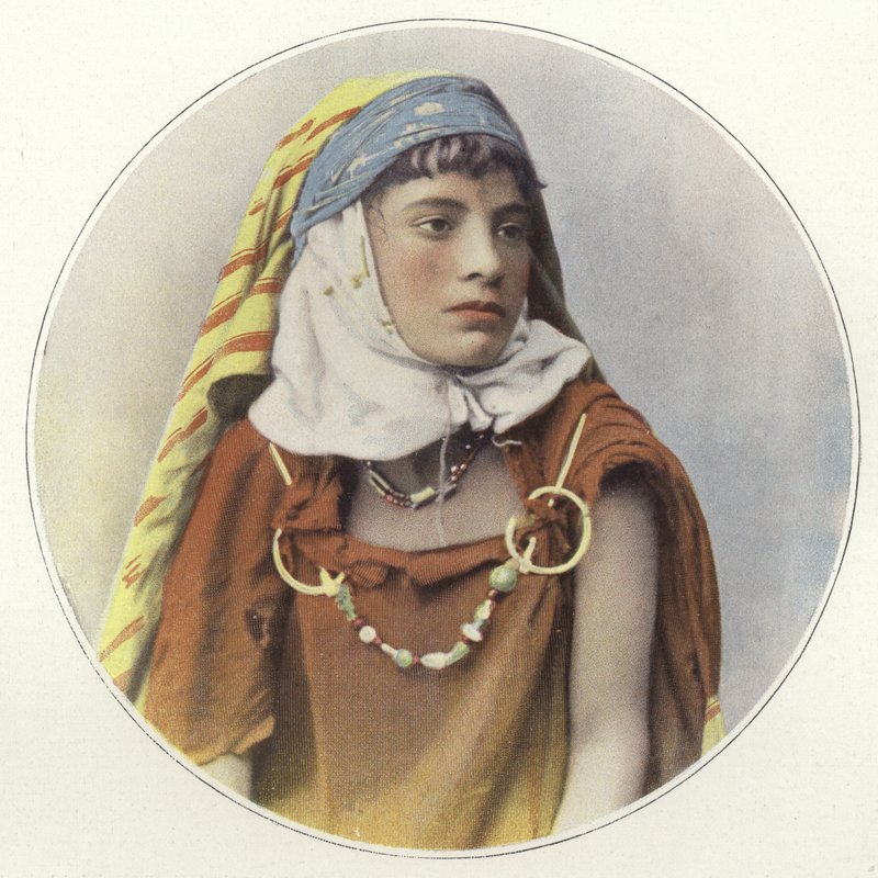 Tunéziai nő alkotó: French Photographer