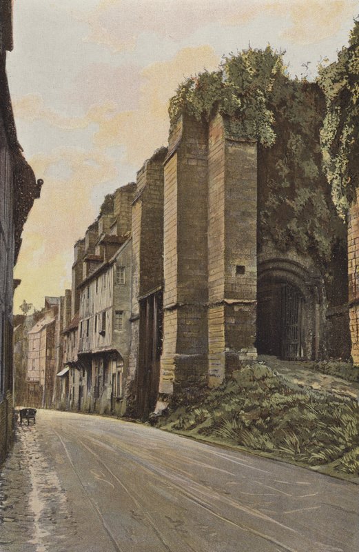 Beaumont-le-Roger, A régi apátság bejárata alkotó: French Photographer