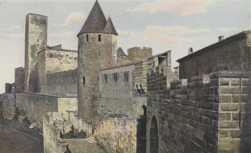 Carcassonne Cite, View O Chemin des remparts, Az Igazságszolgáltatás tornya (restaurálás előtt) alkotó: French Photographer