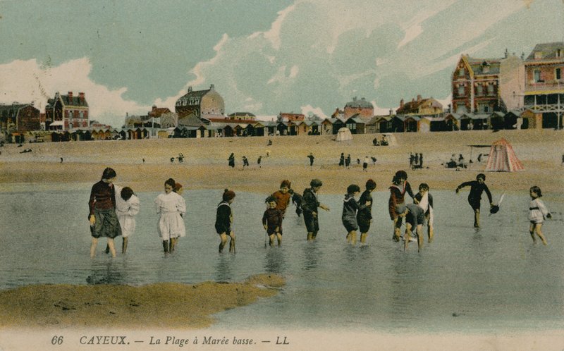 Cayeux, a Maree Basse strandja. A képeslap 1913. július 27-én került feladásra. alkotó: French Photographer