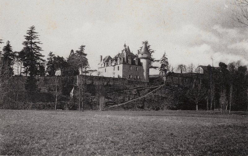 Cazoules, Chateau De La Fonte-Haute alkotó: French Photographer