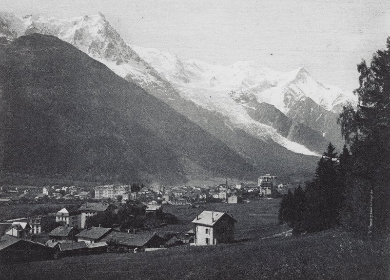 Chamonix és a Mont Blanc (fekete-fehér fénykép) alkotó: French Photographer