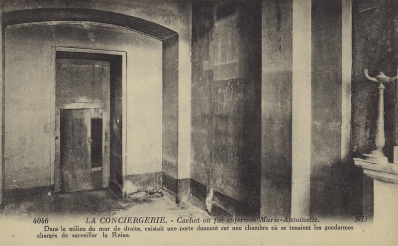Conciergerie alkotó: French Photographer