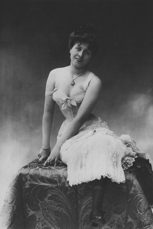 Deshabille Galant alkotó: French Photographer