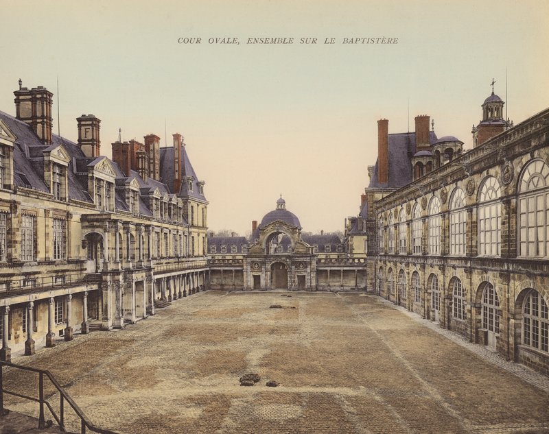 Fontainebleau: Cour Ovale, együttes a keresztelőkápolnán (színes fotó) alkotó: French Photographer