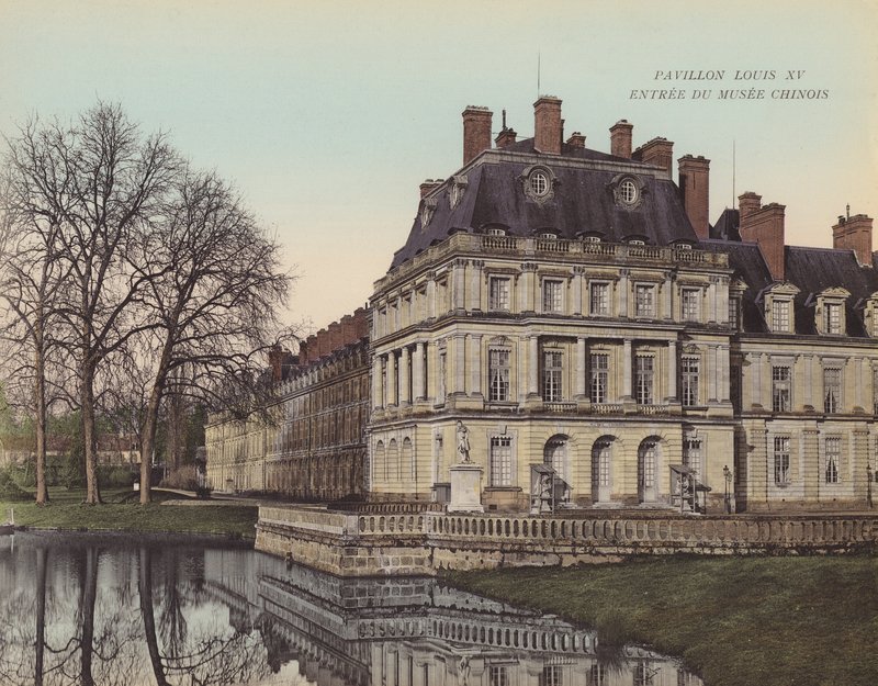 Fontainebleau: XV. Lajos pavilon bejárata a Kínai Múzeumba (színes fotó) alkotó: French Photographer