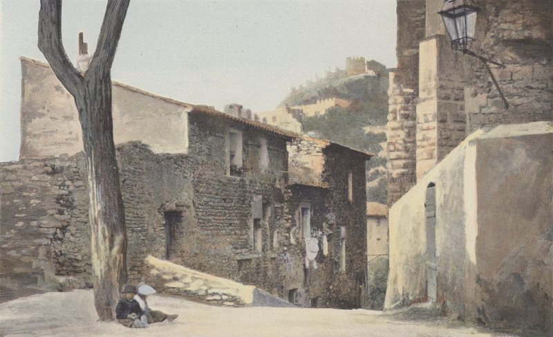 Hyeres, az óváros, a Saint-Paul templomhoz vezető utca alkotó: French Photographer
