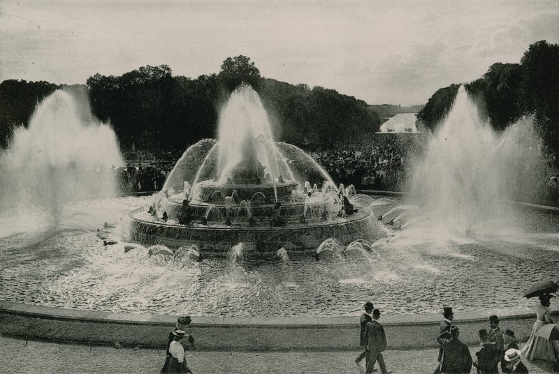A Bassin de Latona és a zöld szőnyeg, Latons-kút és a zöld szőnyeg (fotógravírozás) alkotó: French Photographer
