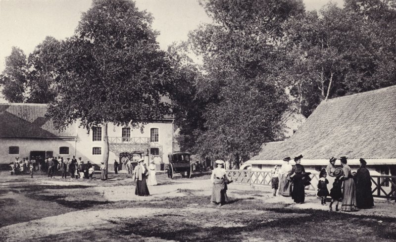 Le Touquet, az istállók és házak stb., amelyeket 1903-ban úgy rendeztek be, hogy fogadják a vendégeket az első Hermitage Hotelben alkotó: French Photographer