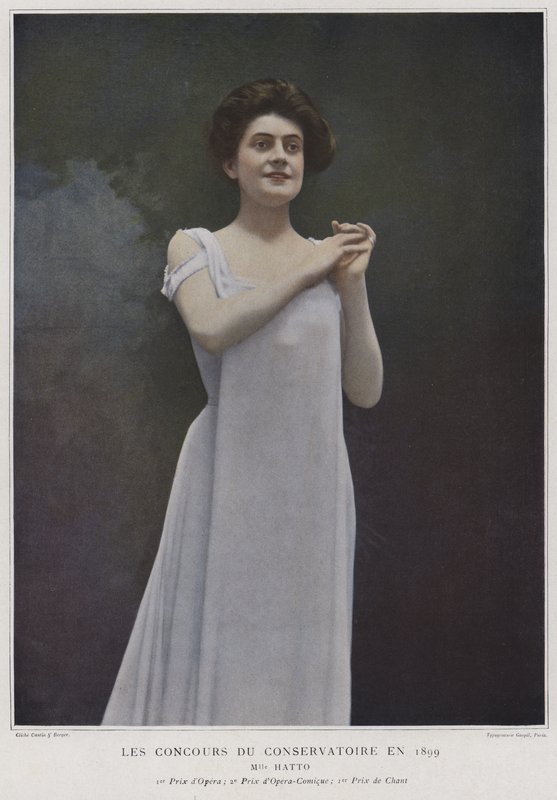 Mademoiselle Hatto, a Conservatoire de Paris versenyeinek díjazott énekese, 1899 (színes fotó) alkotó: French Photographer