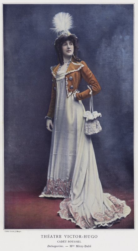 Mademoiselle Mitzy-Dalti, mint Delvaporine a Cadet Rousselben (színes fotó) alkotó: French Photographer