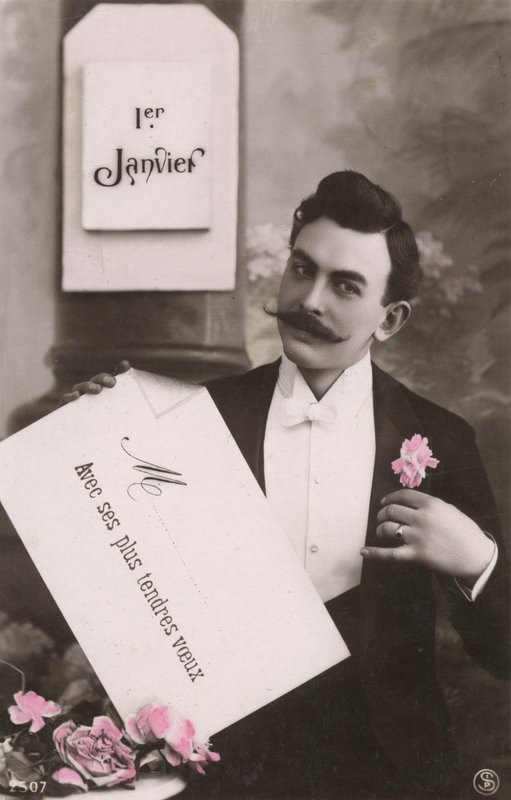 Bajuszos ember alkotó: French Photographer