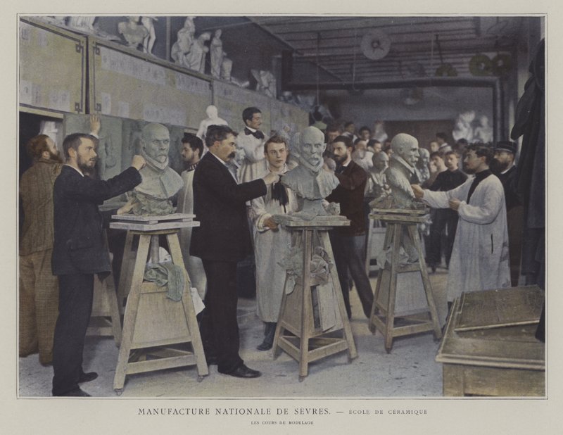 Modellező óra a franciaországi Sevres porcelángyár kerámiaiskolájában (színes fotó) alkotó: French Photographer