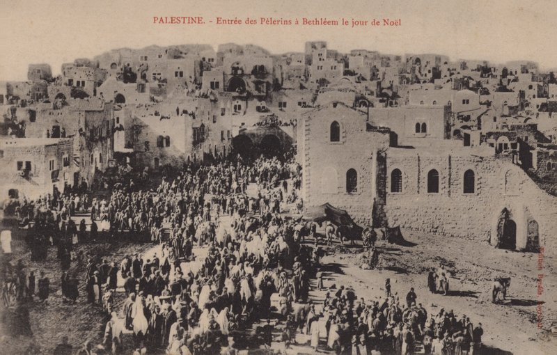 Palesztina, a zarándokok belépése Betlehembe karácsony napján alkotó: French Photographer
